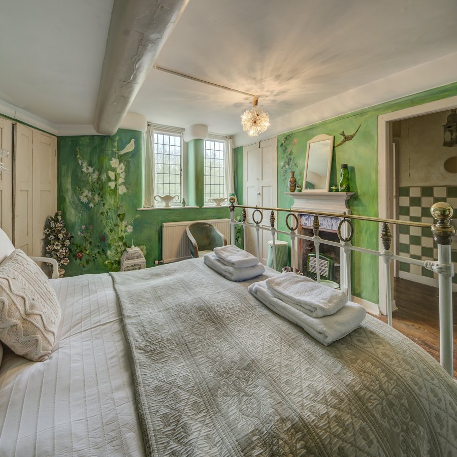 Leif Upholstered Bed