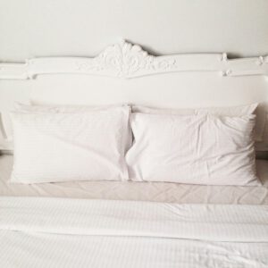 Noor Cloud Bed