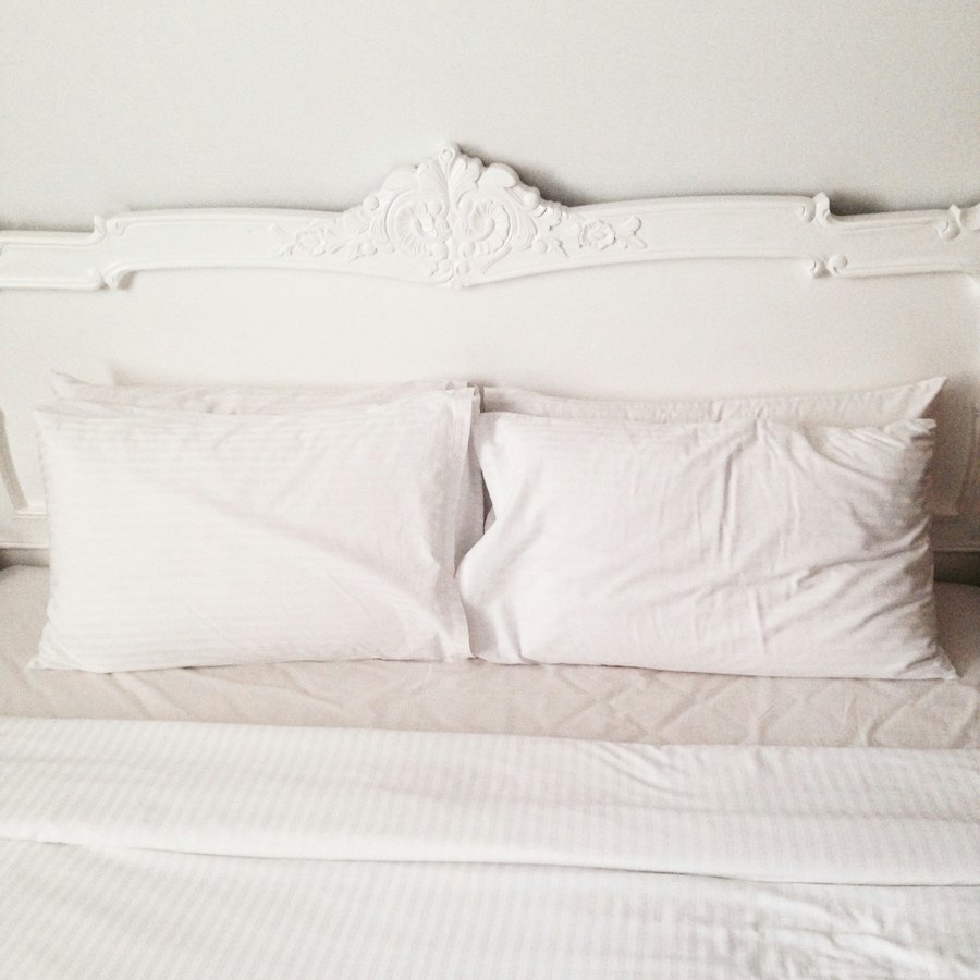 Noor Cloud Bed
