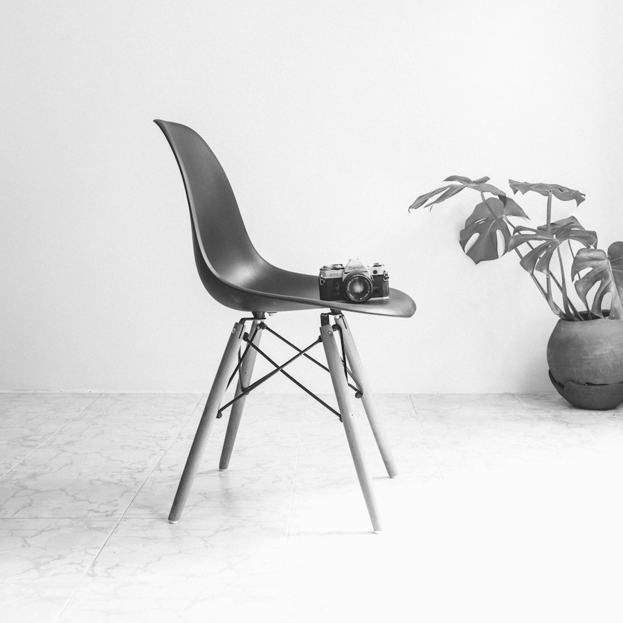 Liv Wire Chair